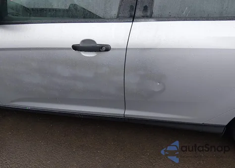 2016 Ford Focus S z USA, uszkodzony, nr VIN 1FADP3E24GL311082